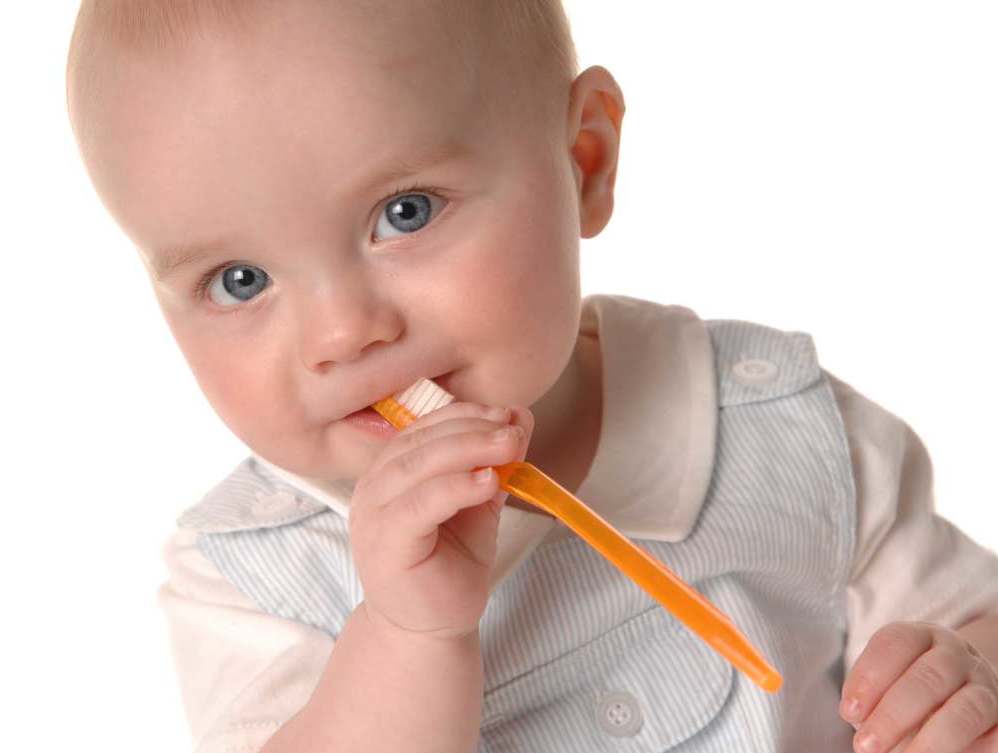 Çocuklar Diş Fırçalamaya Ne Zaman Başlamalıdır?